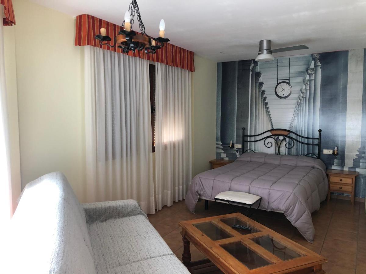 Hotel Hospederia Zacatin 알칼라 라 레알 외부 사진