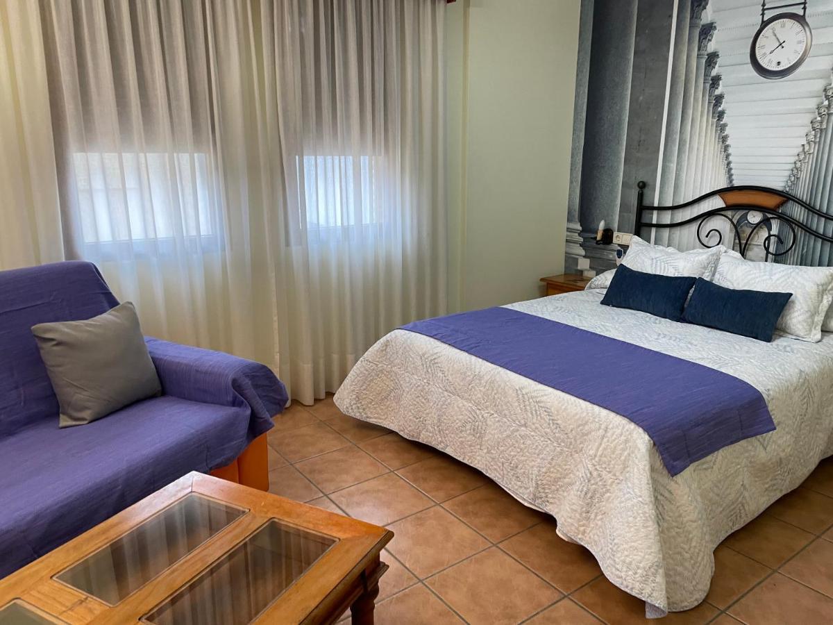 Hotel Hospederia Zacatin 알칼라 라 레알 외부 사진