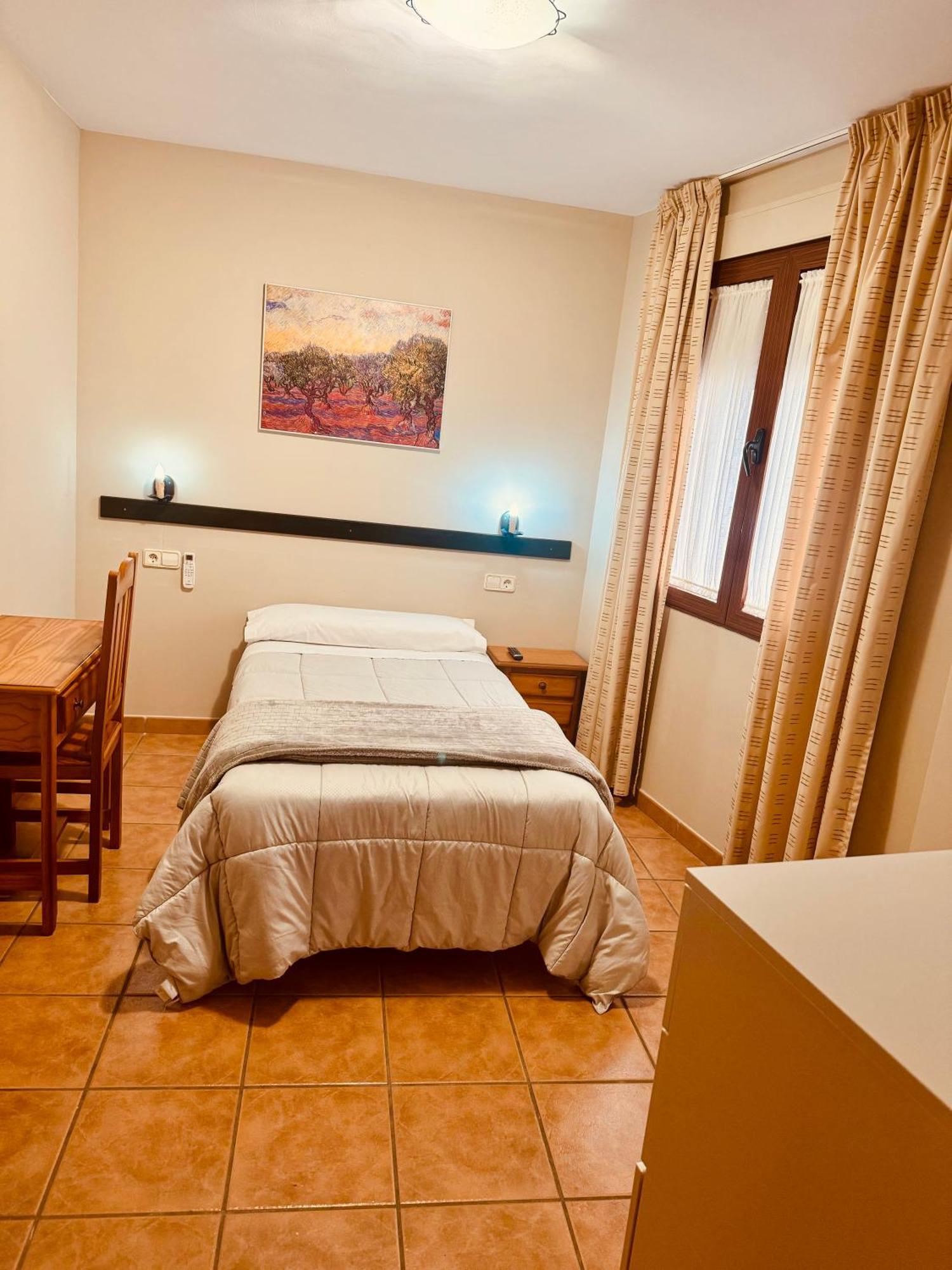 Hotel Hospederia Zacatin 알칼라 라 레알 외부 사진