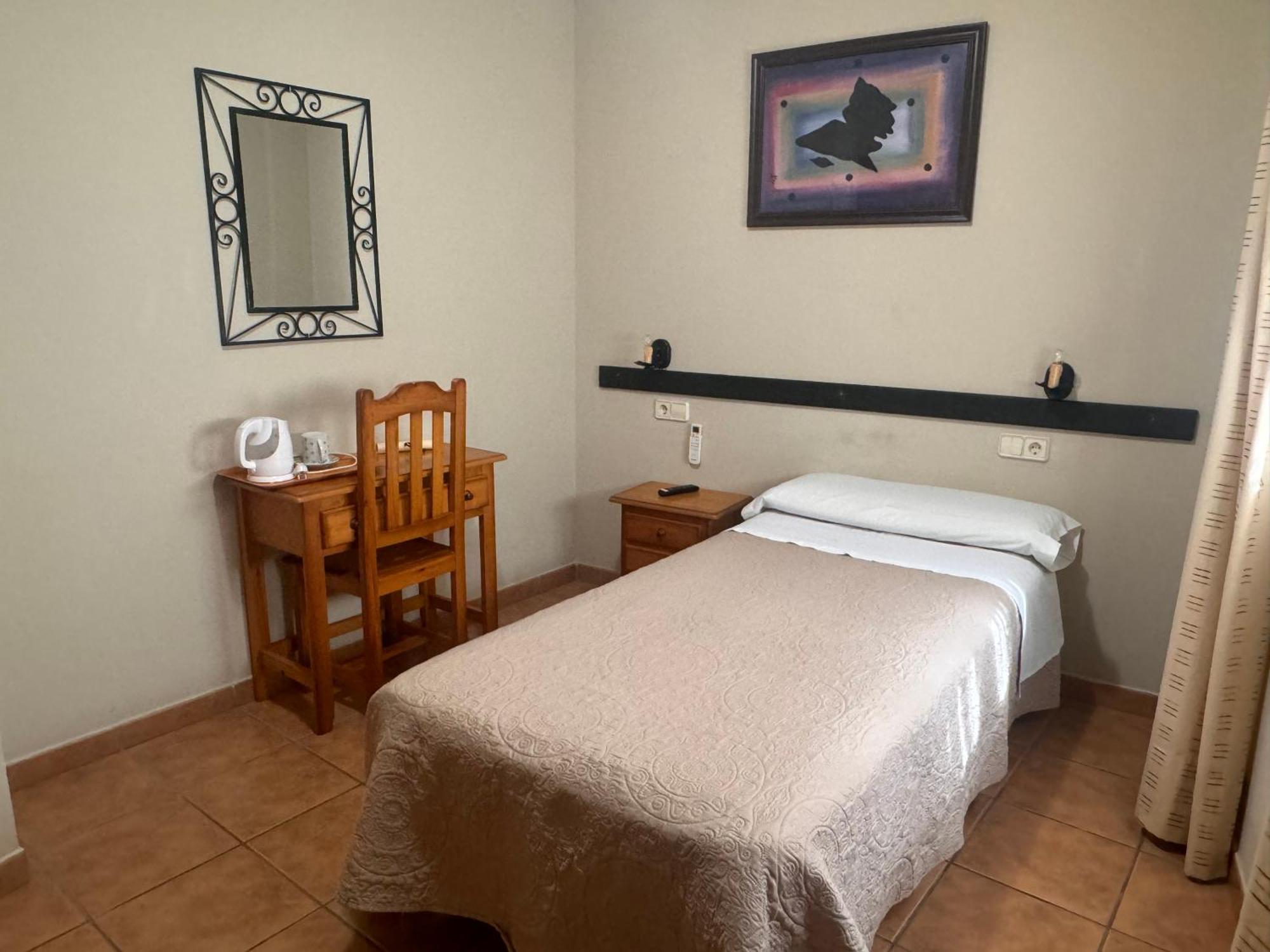 Hotel Hospederia Zacatin 알칼라 라 레알 외부 사진