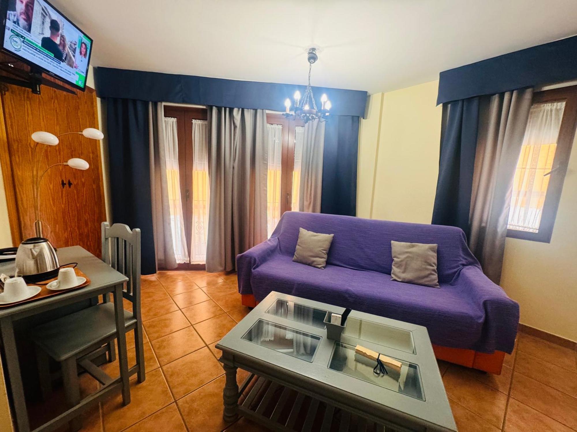 Hotel Hospederia Zacatin 알칼라 라 레알 외부 사진