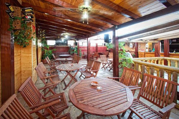 Hotel Hospederia Zacatin 알칼라 라 레알 외부 사진