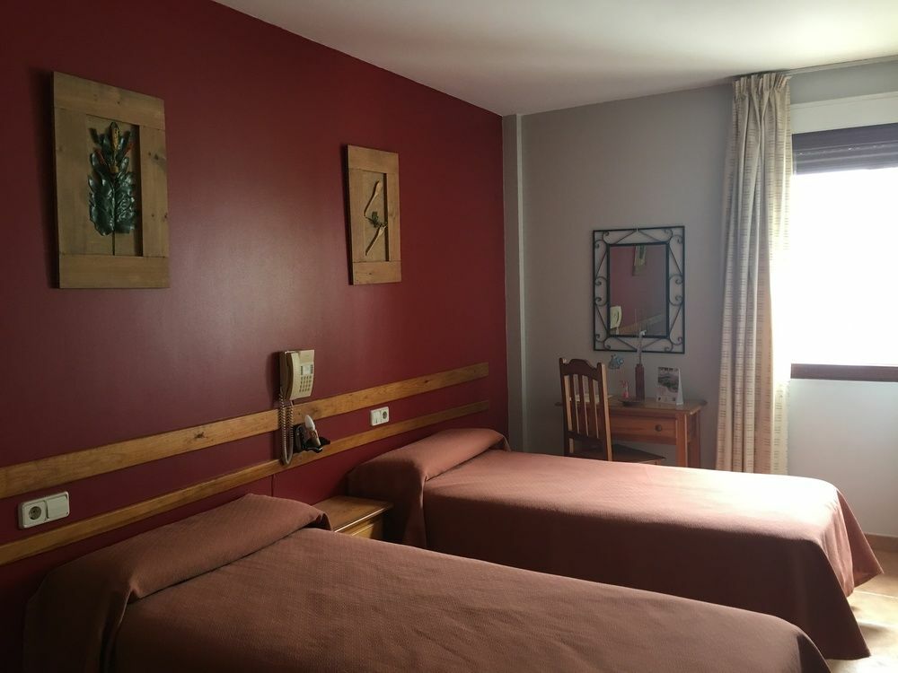Hotel Hospederia Zacatin 알칼라 라 레알 외부 사진